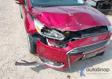 2017 Ford Focus Titanium z USA, uszkodzony, nr VIN 1FADP3N22HL302561